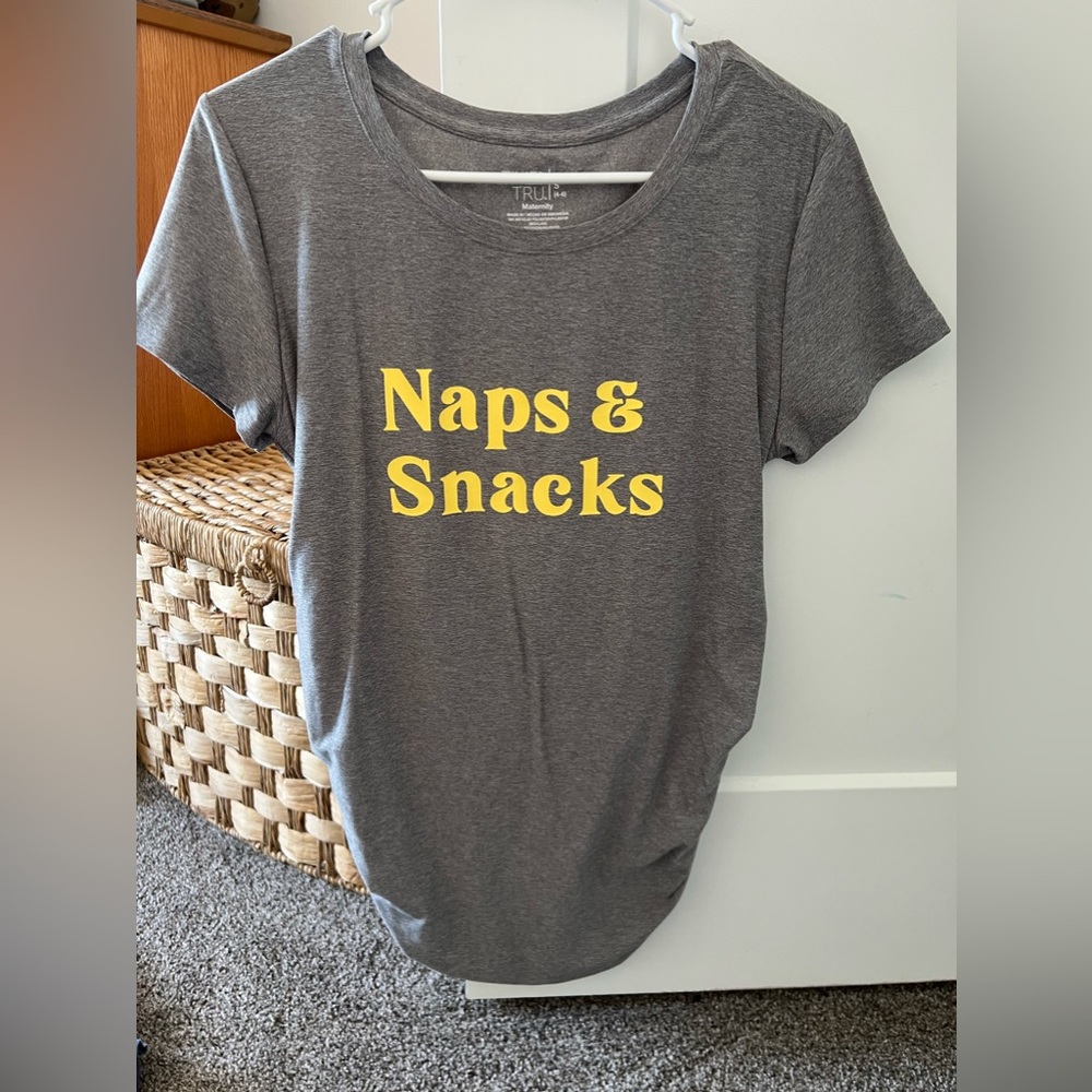 Naps & snacks maternity T-shirt